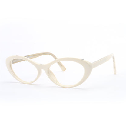 #color_milky ivory white